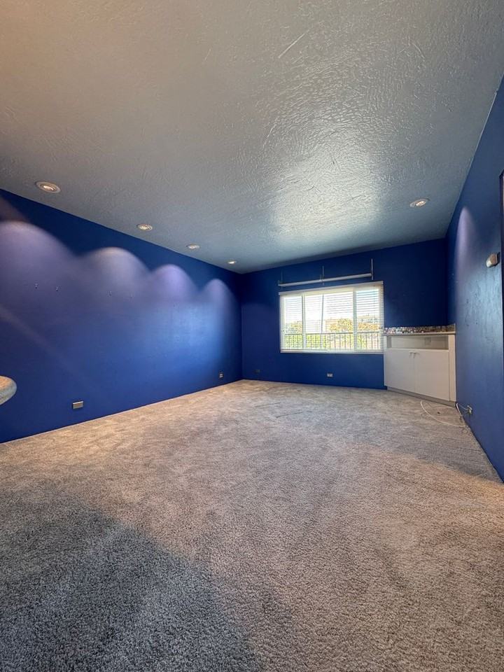 445 Washington Blvd #8 - Photo 2 of 15