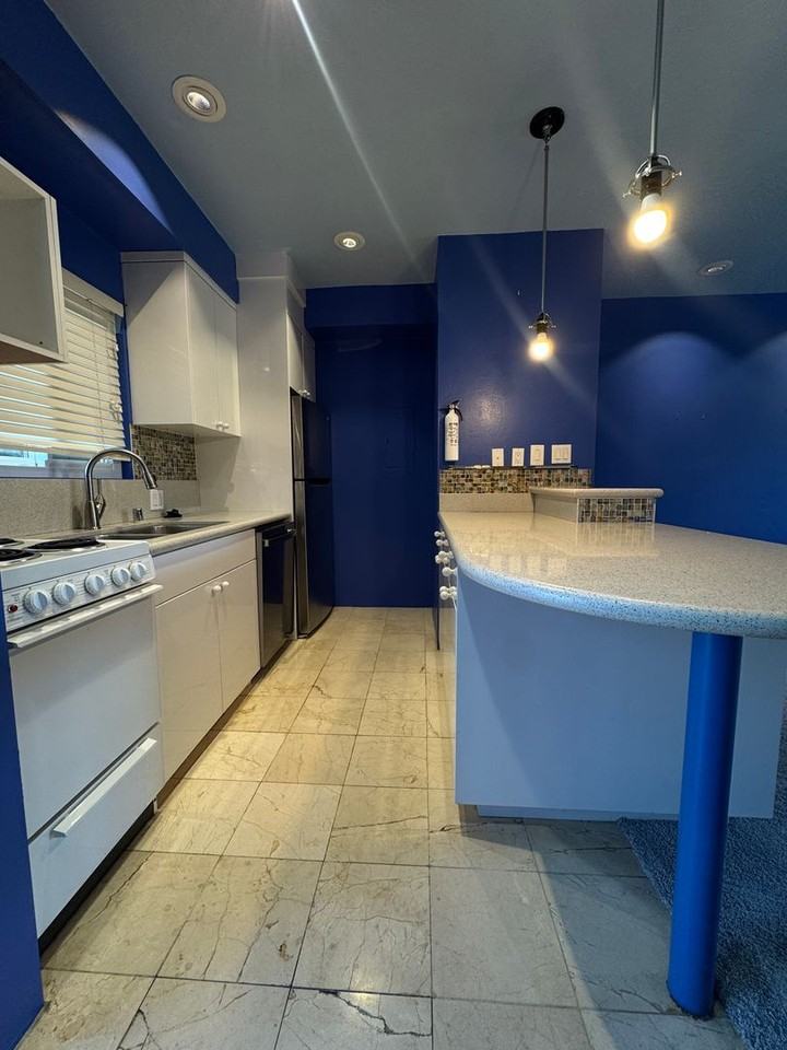 445 Washington Blvd #8 - Photo 7 of 15