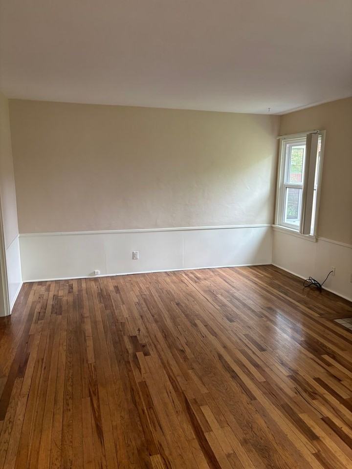350 15th St Se - Photo 2 of 9
