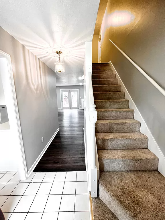 3860 S Cramer Cir - Photo 3 of 36