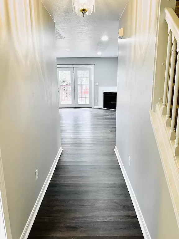 3860 S Cramer Cir - Photo 4 of 36