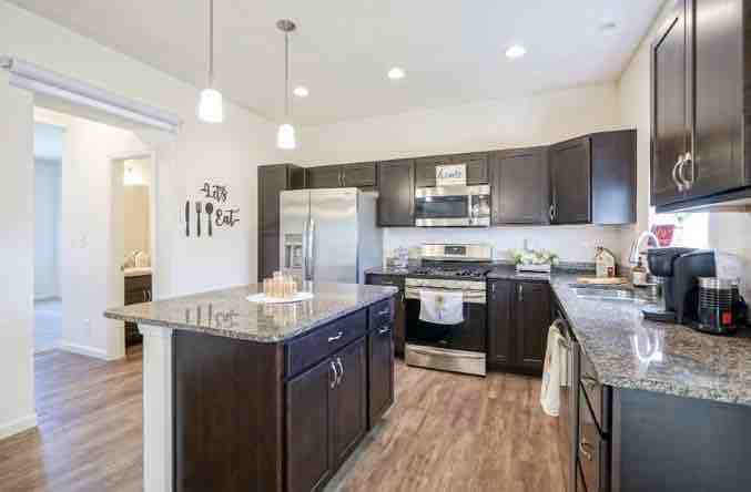 1160 Colcester Ln - Photo 2 of 28