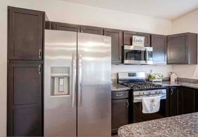 1160 Colcester Ln - Photo 6 of 28