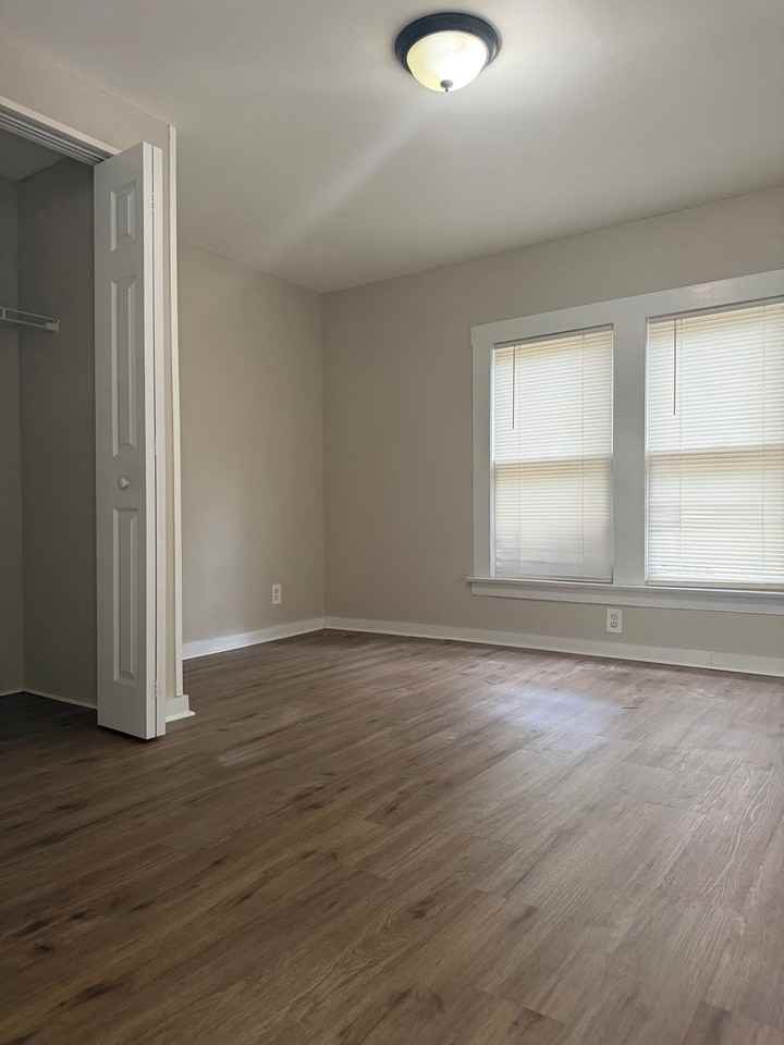 319 Ne 13th Ter - Photo 3 of 9