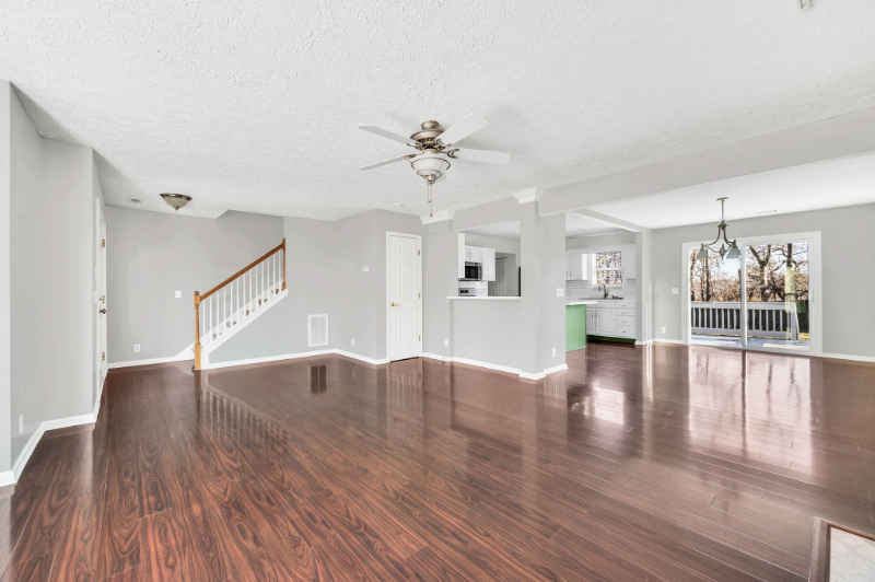 121 Deer Ridge Ln - Photo 2 of 20