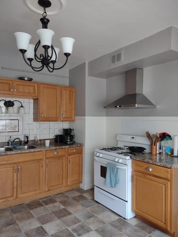 2863 N Fratney St #2863 - Photo 3 of 12