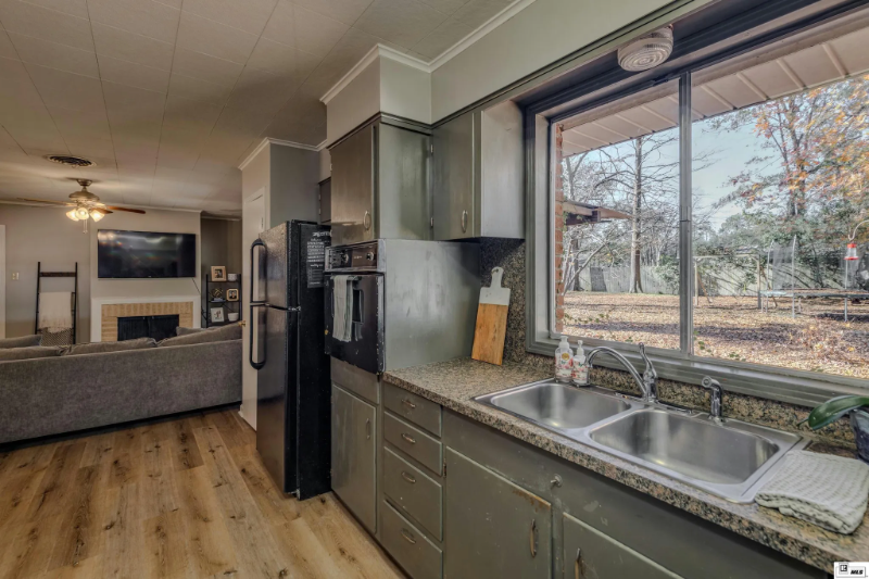 1811 Sherwood Ave - Photo 6 of 14