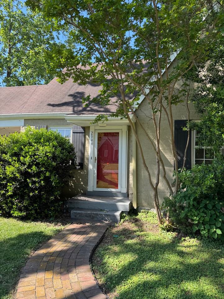 2944 Primrose Cir - Photo 2 of 40