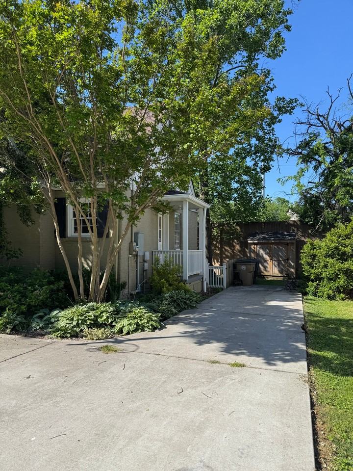 2944 Primrose Cir - Photo 3 of 40