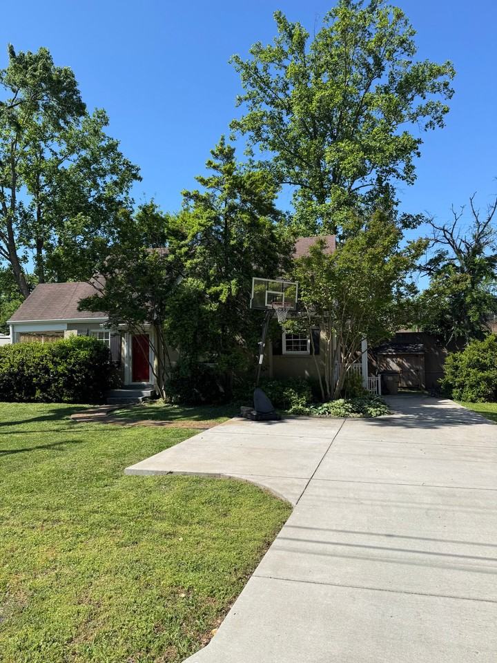 2944 Primrose Cir - Photo 4 of 40