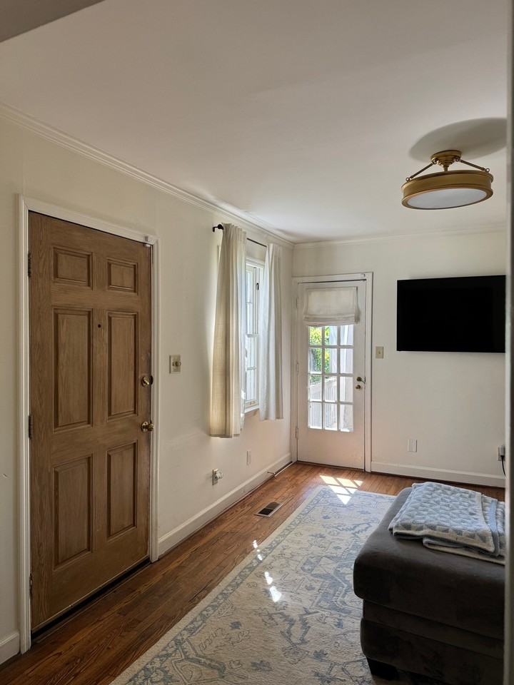 2944 Primrose Cir - Photo 5 of 40