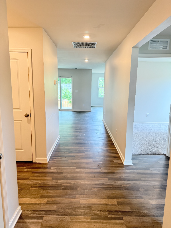 213 Lowell Ave - Photo 2 of 14