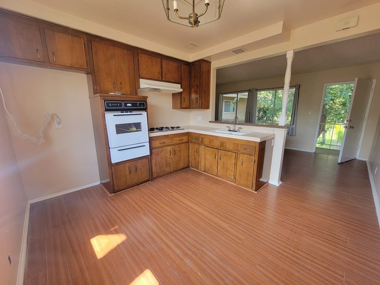 13530 Leadwell St #8 - Photo 4 of 19