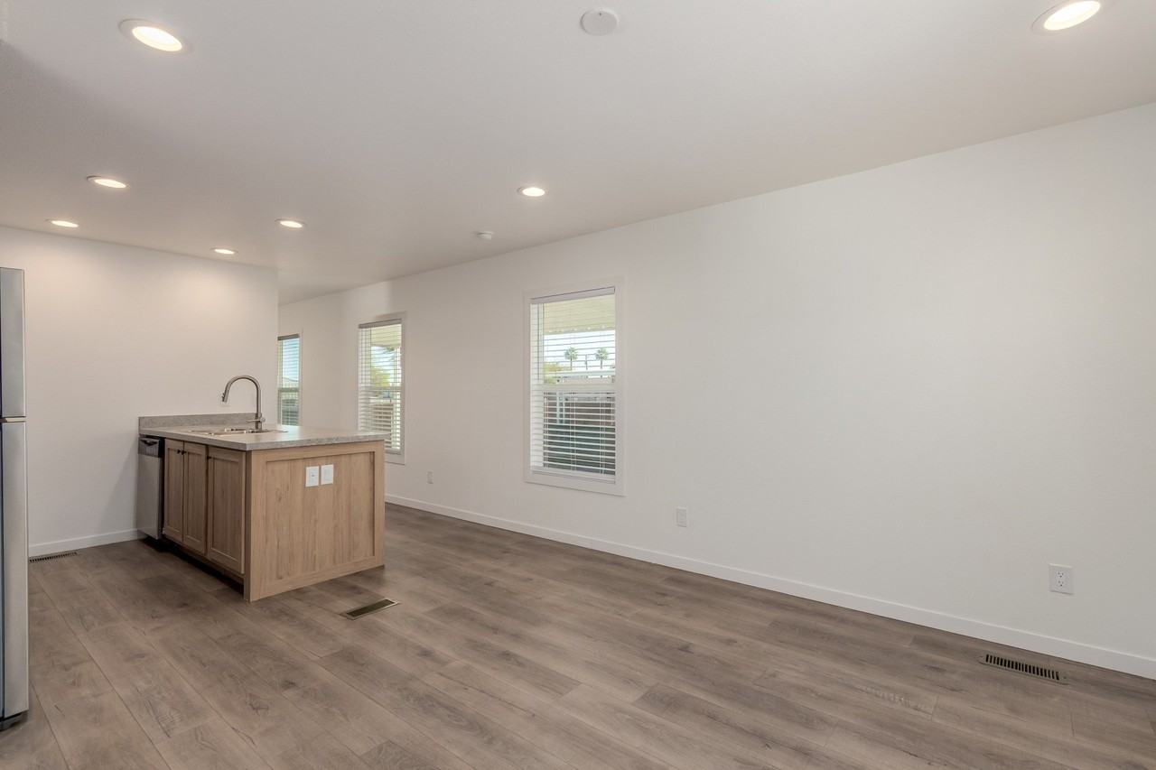5201 W Camelback Rd - Photo 3 of 12