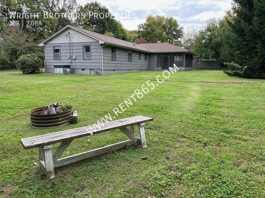 4709 Lonas Dr - Photo 2 of 29