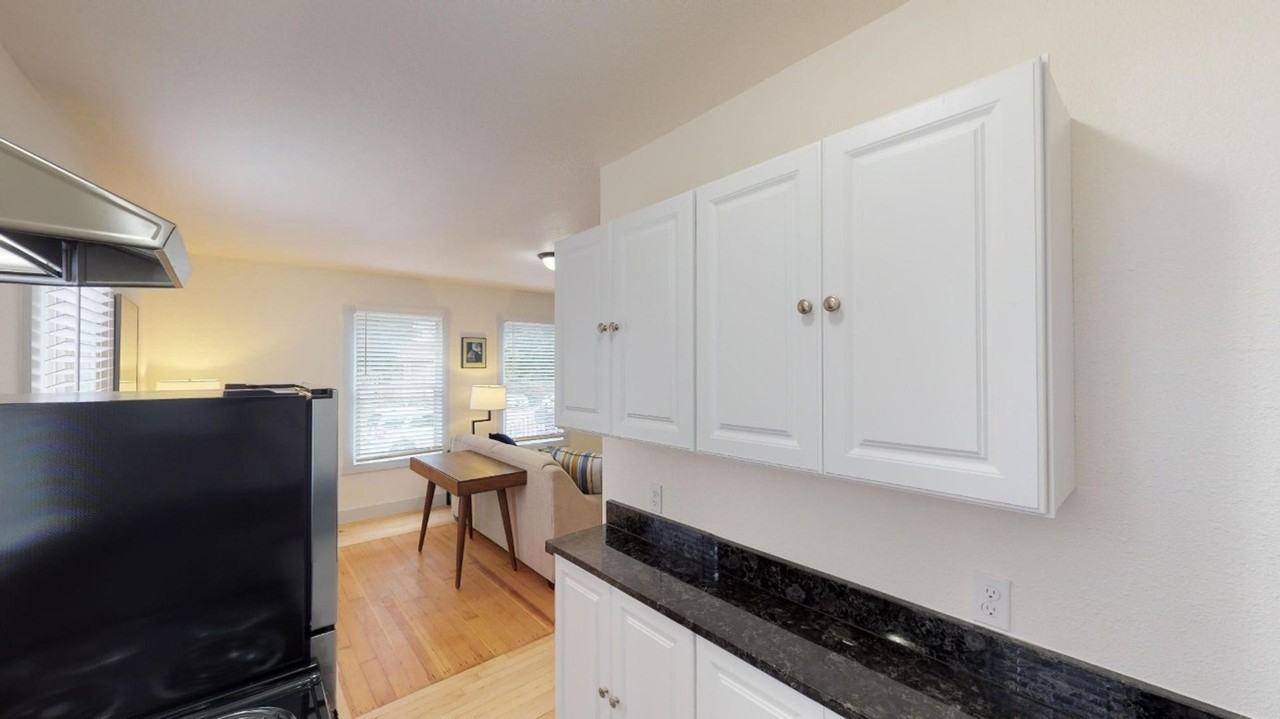 Red Maple Apartments - Photo 4 of 21