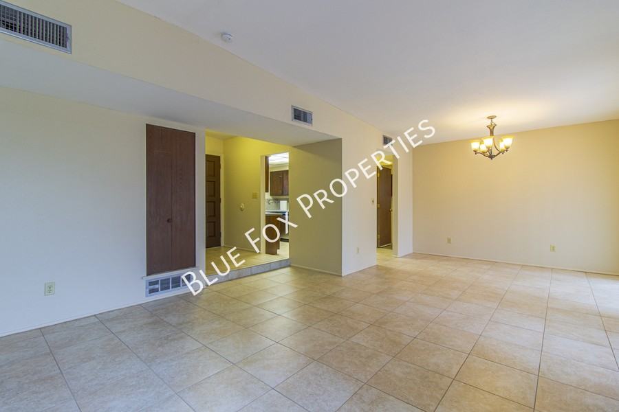 2618 S Camino Seco - Photo 5 of 22