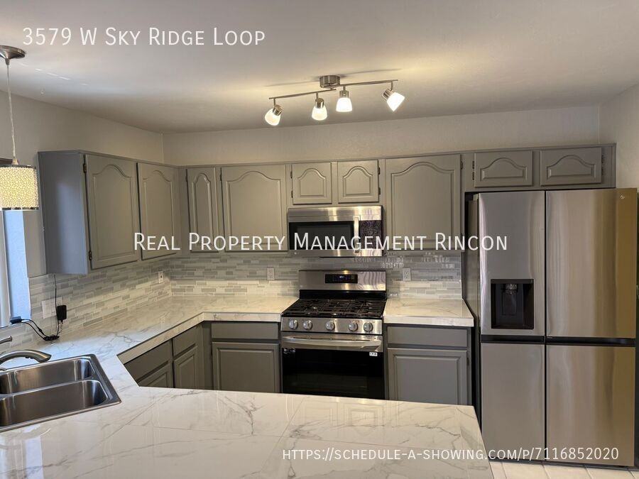 3579 W Sky Ridge Loop - Photo 3 of 25