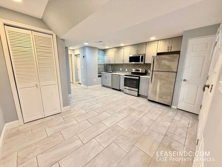 55 Quincy Pl Nw #B - Photo 4 of 15