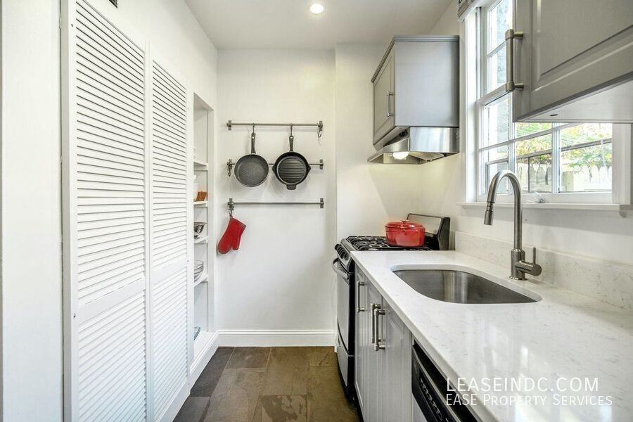 3211 Cherry Hill Ln Nw - Photo 6 of 15