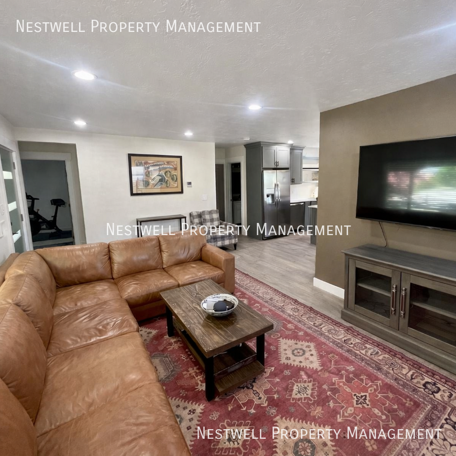 2234 E Wilson Ave - Photo 3 of 27