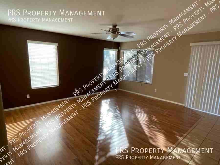 1053 W Bruce Ave - Photo 5 of 18