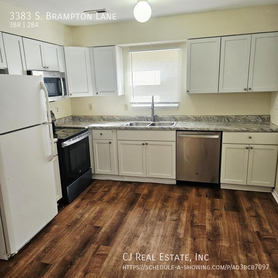 3383 S Brampton Ln - Photo 4 of 11