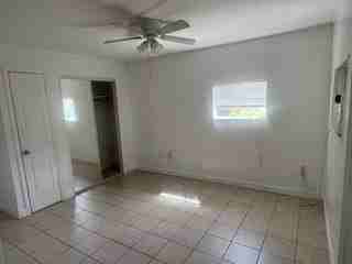 2005 Bayshore Rd #2005B - Photo 3 of 10