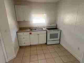 2005 Bayshore Rd #2005B - Photo 6 of 10