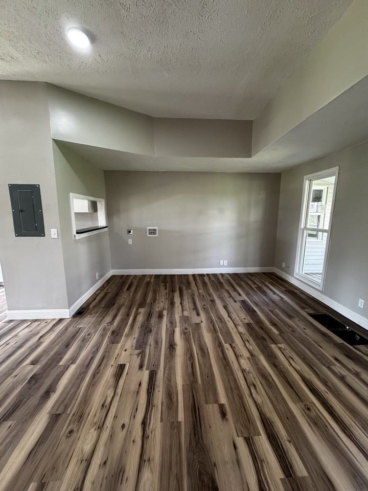 118 Bank St #A - Photo 2 of 15