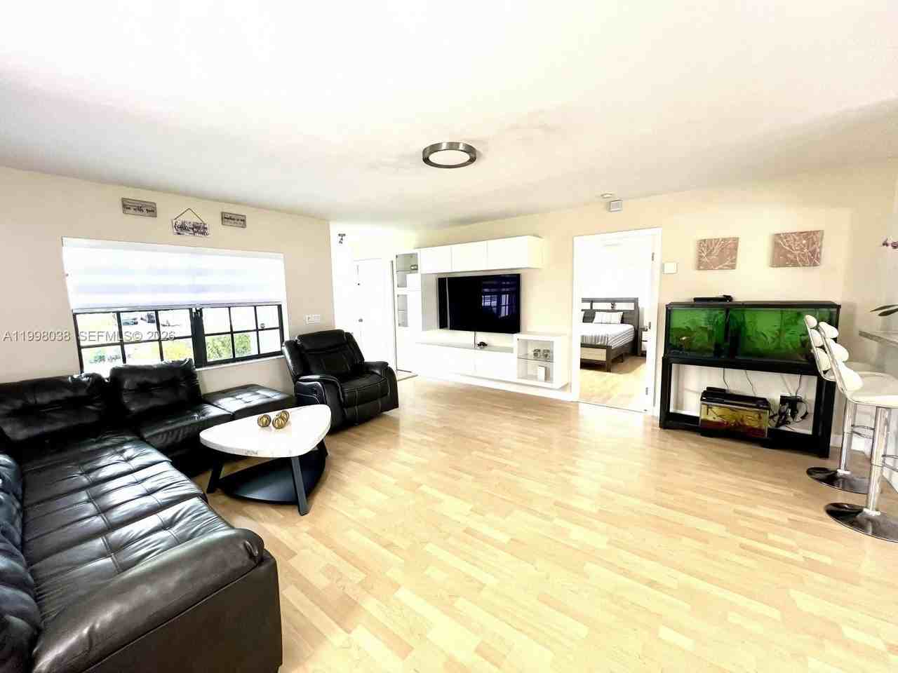 1361 N Fieldlark Ln - Photo 3 of 20
