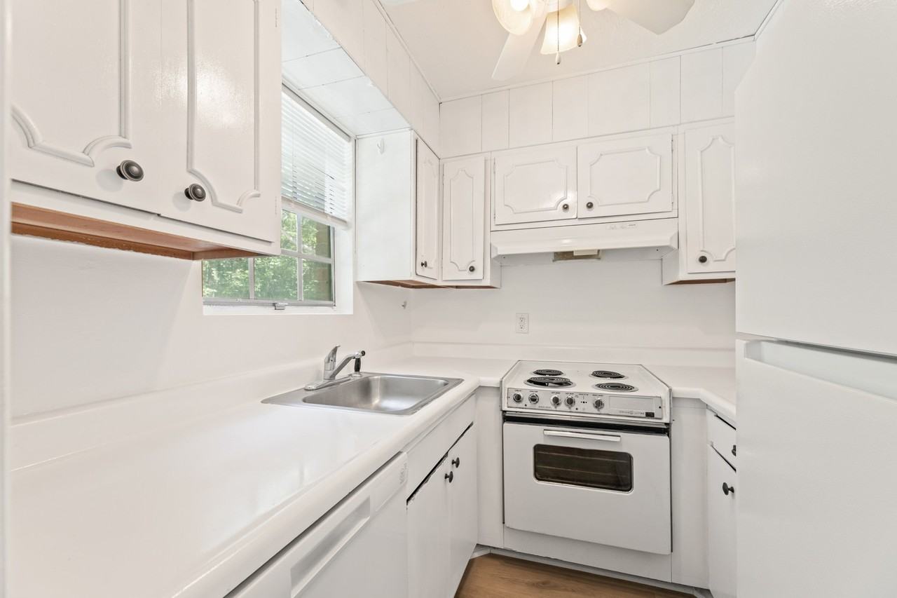 1400 Church St #K - Photo 6 of 13