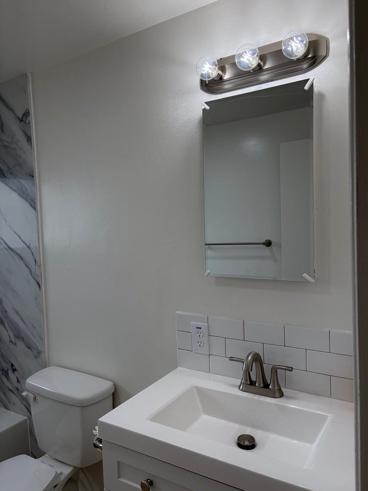 1701 Carver Ct #2 - Photo 6 of 8