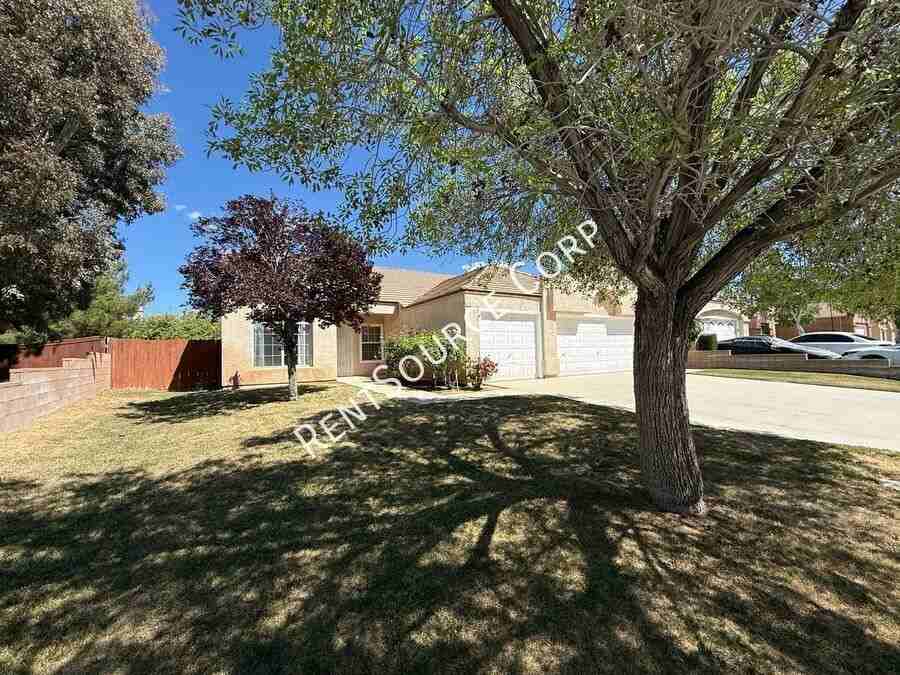 38758 Almador Ct - Photo 2 of 25