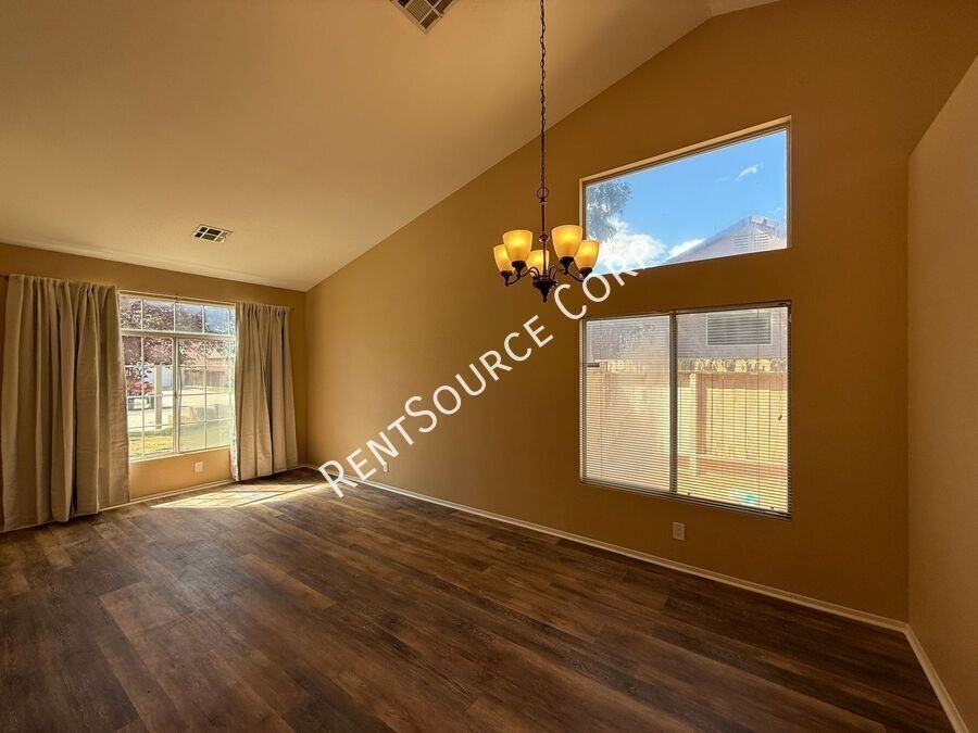 38758 Almador Ct - Photo 4 of 25