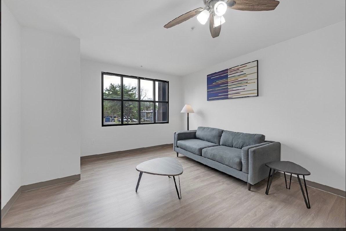 139 N Barksdale St #103 - Photo 3 of 5