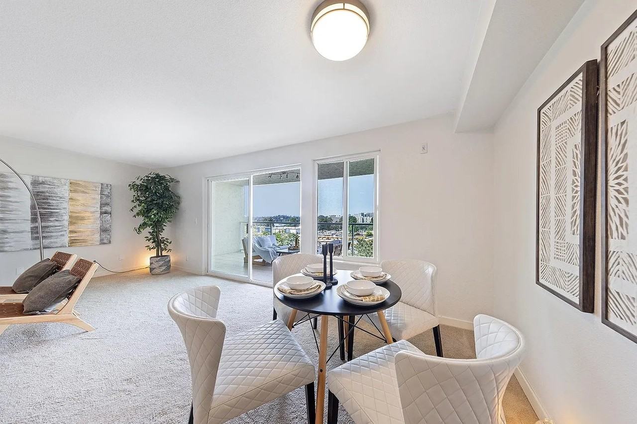 701 122nd Ave Ne #305 - Photo 3 of 15