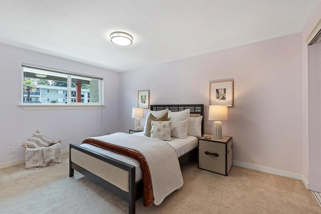 701 122nd Ave Ne #305 - Photo 4 of 15