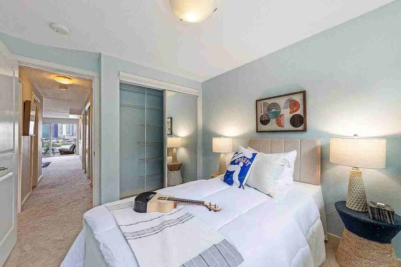 701 122nd Ave Ne #305 - Photo 6 of 15