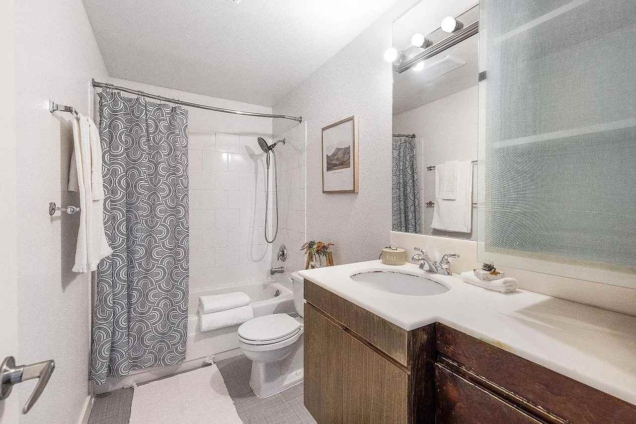 701 122nd Ave Ne #305 - Photo 7 of 15