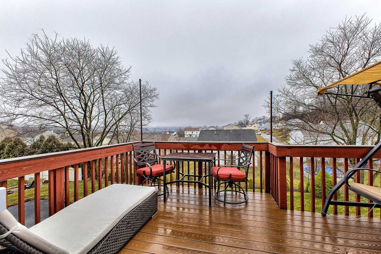 304 Chanticleer Cir - Photo 2 of 20