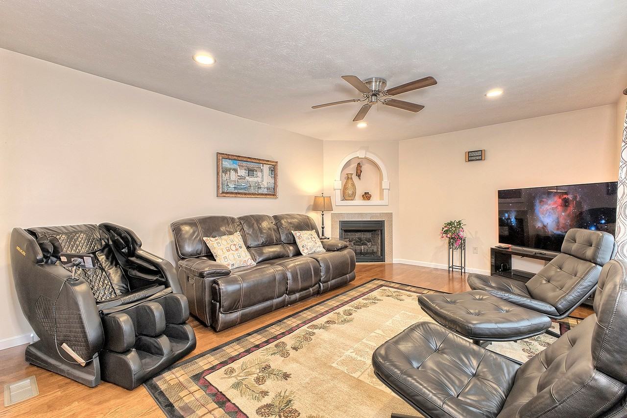 304 Chanticleer Cir - Photo 7 of 20