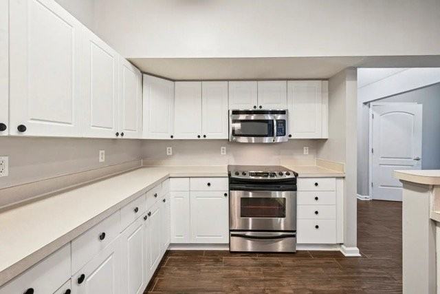 4611 Sandhurst St - Photo 3 of 14