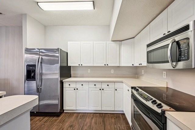 4611 Sandhurst St - Photo 4 of 14