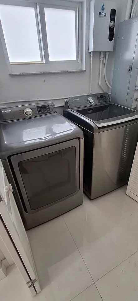 6436 Sw 32nd St - Photo 4 of 10