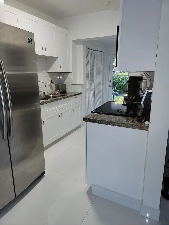 6436 Sw 32nd St - Photo 5 of 10