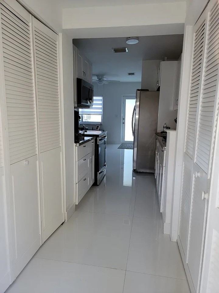 6436 Sw 32nd St - Photo 7 of 10