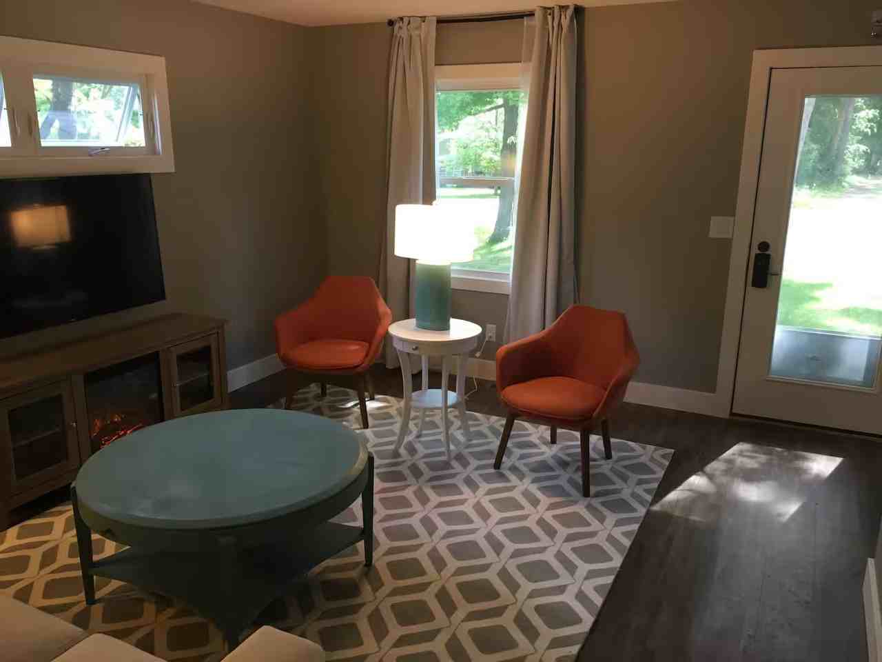 808 Livingston St - Photo 4 of 20