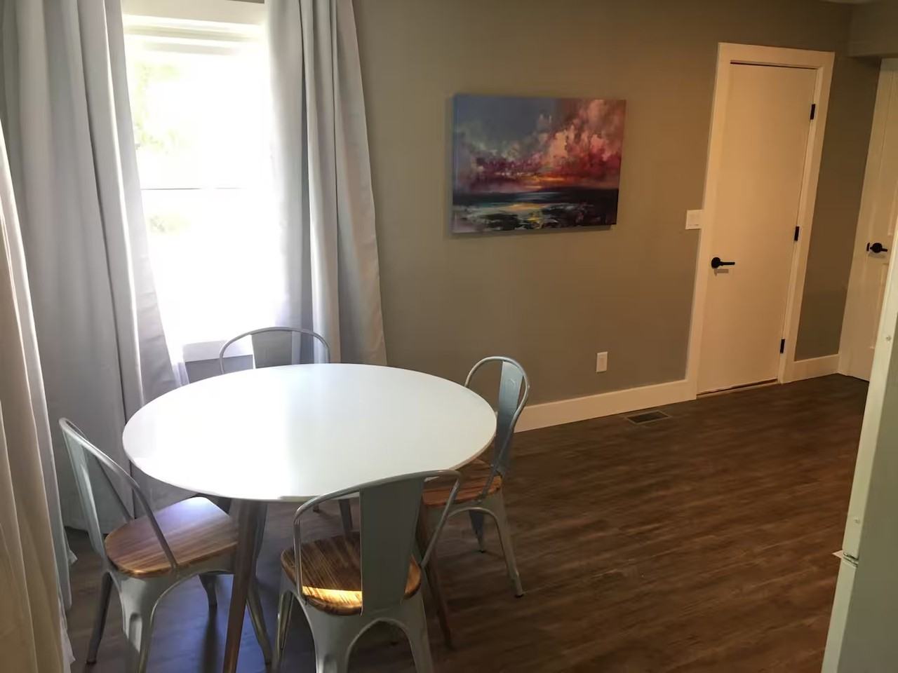 808 Livingston St - Photo 6 of 20