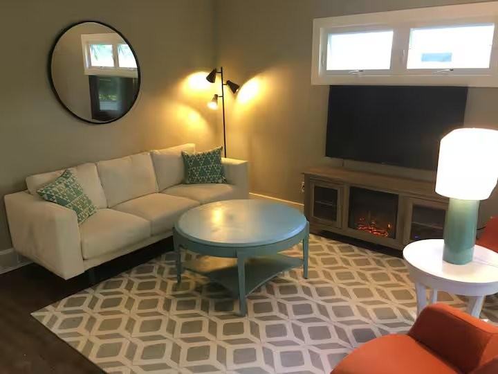 808 Livingston St - Photo 7 of 20